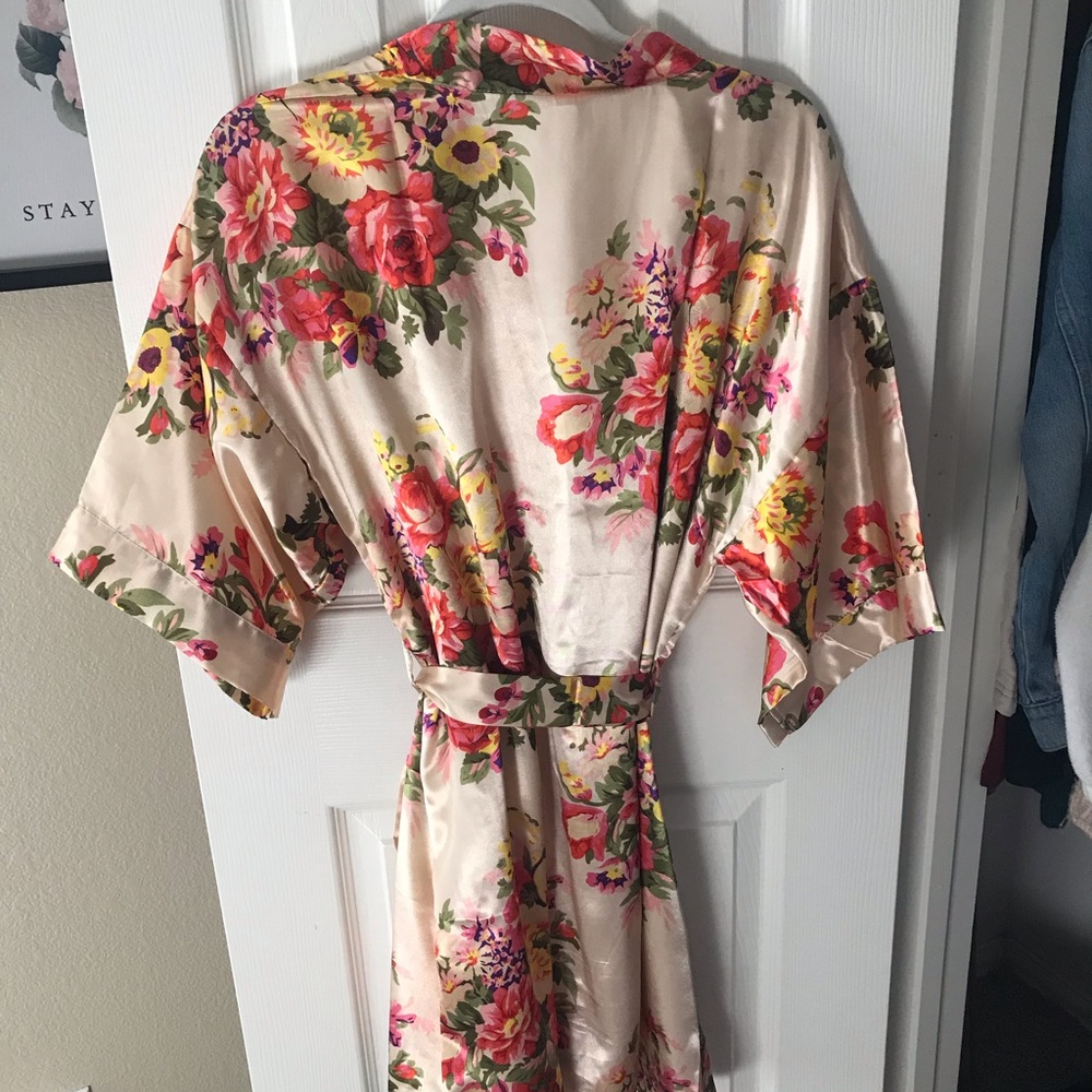 Silk Robe - Picture 2 of 3